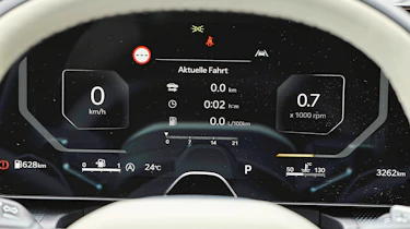 Kia K4 Sportswagon - driver's display