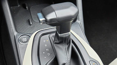 Kia K4 Sportswagon - gear selector