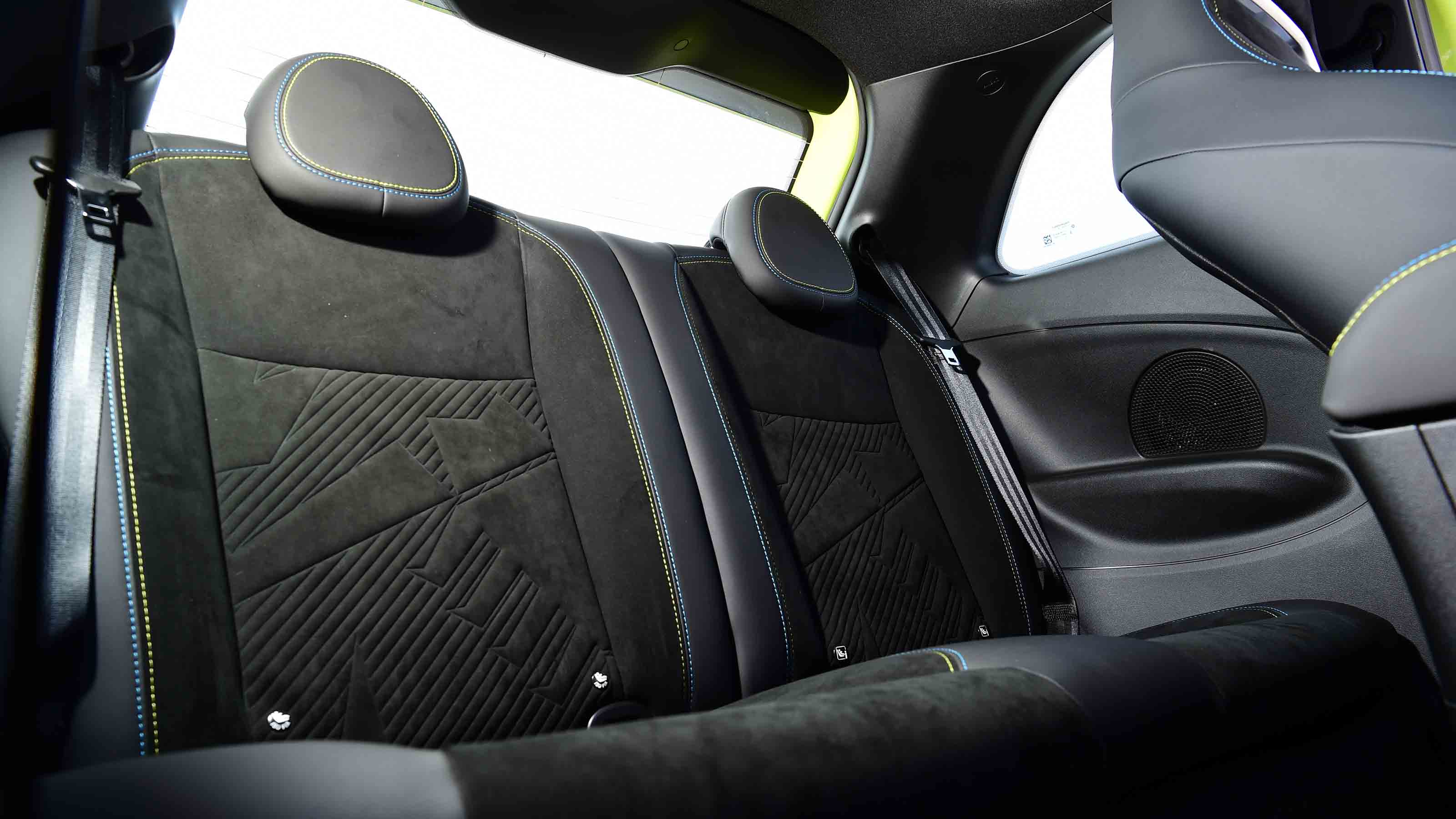 Abarth 500e - rear seats