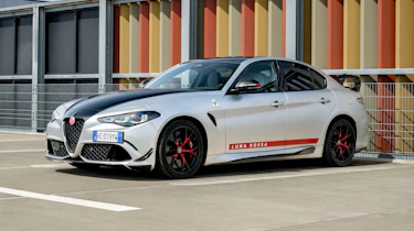 Alfa Romeo Giulia Quadrifoglio Luna Rossa - front static