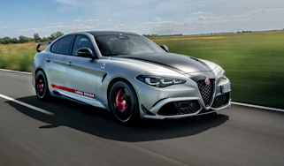 Alfa Romeo Giulia Quadrifoglio Luna Rossa - front tracking