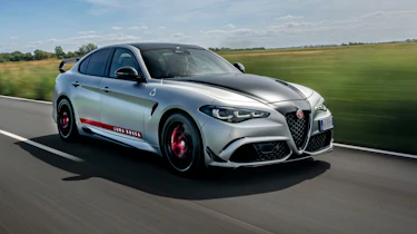 Alfa Romeo Giulia Quadrifoglio Luna Rossa - front tracking