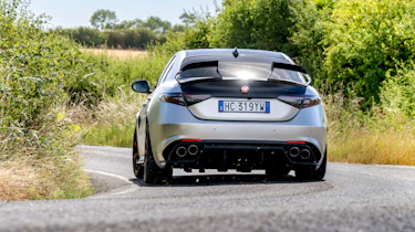 Alfa Romeo Giulia Quadrifoglio Luna Rossa - rear cornering