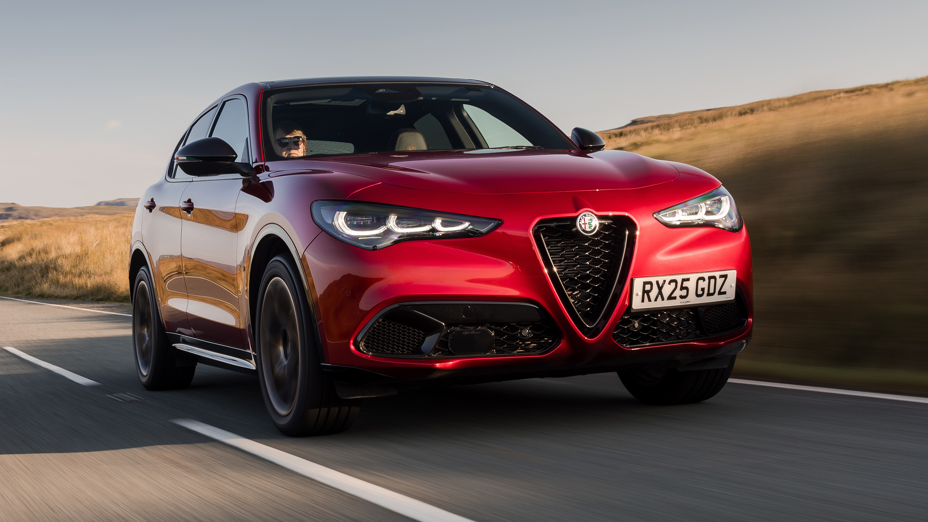Alfa Romeo Stelvio - front tracking