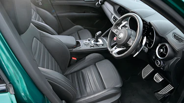 Alfa Romeo Stelvio Quadrifoglio - interior