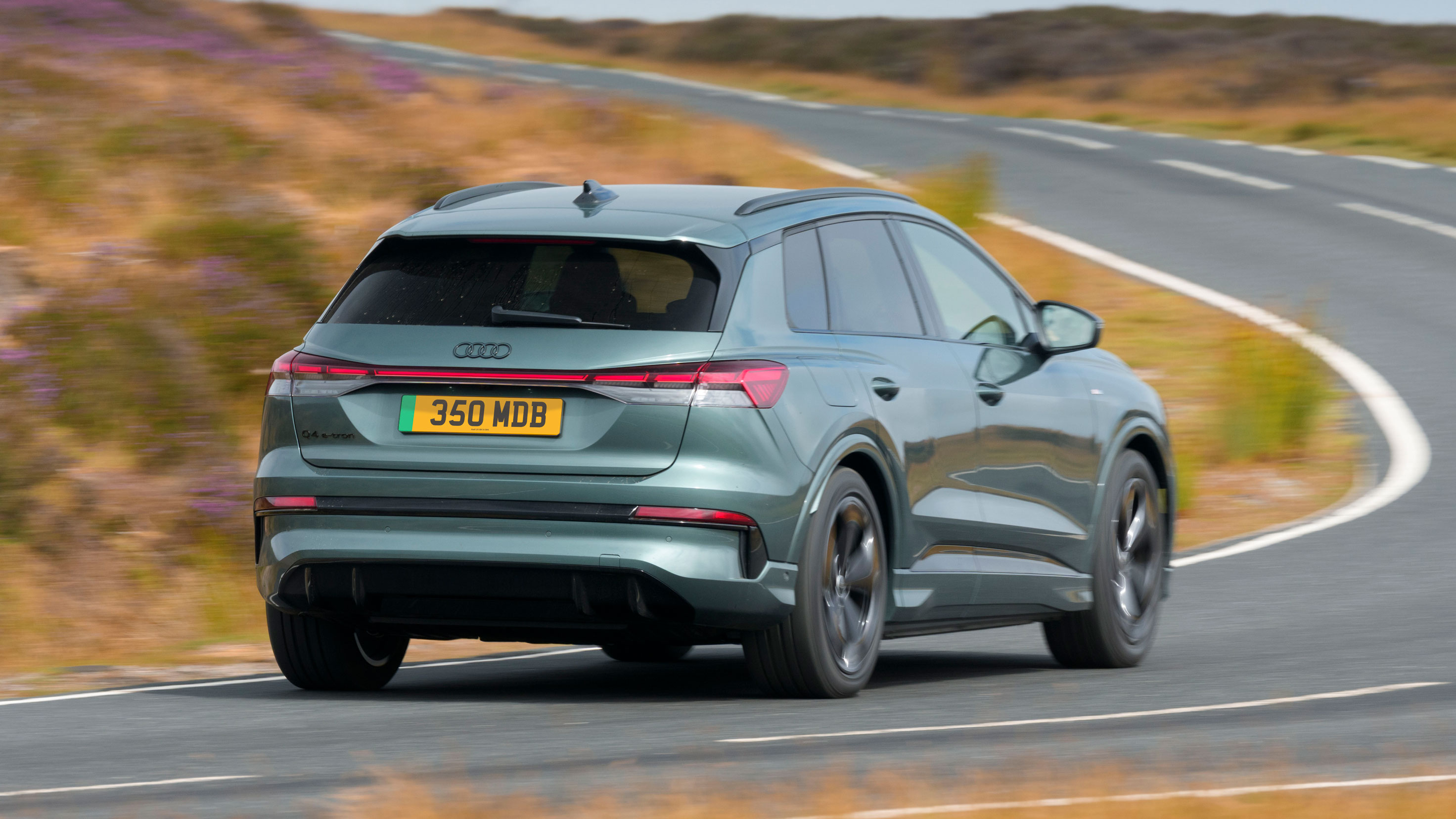 Audi Q4 e-tron - rear action