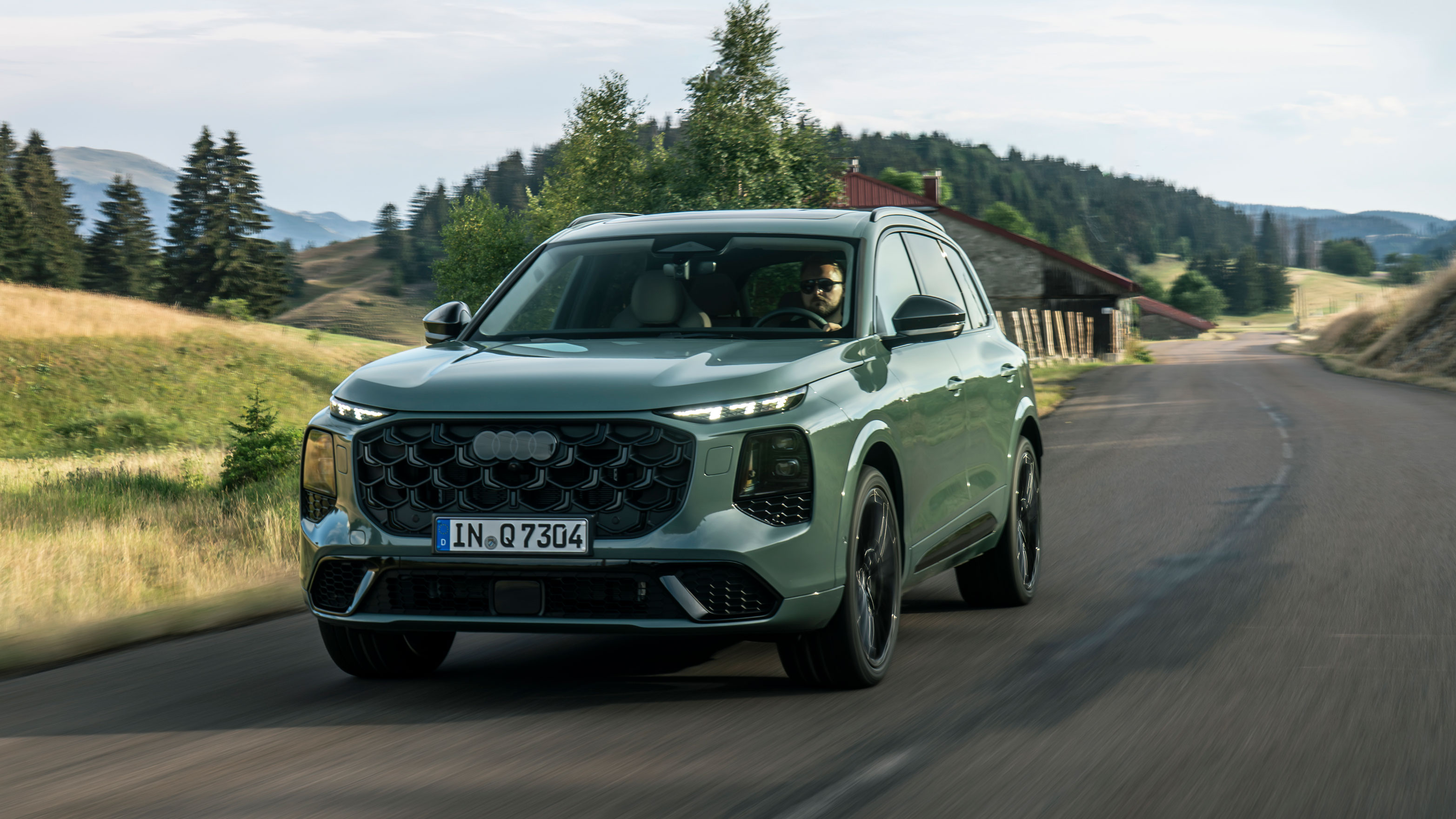 Audi Q7 - front tracking