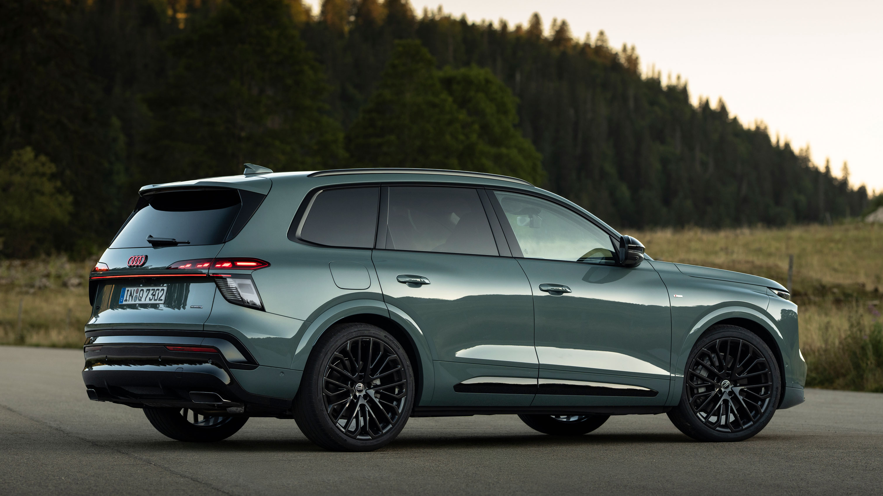 Audi Q7 - rear static