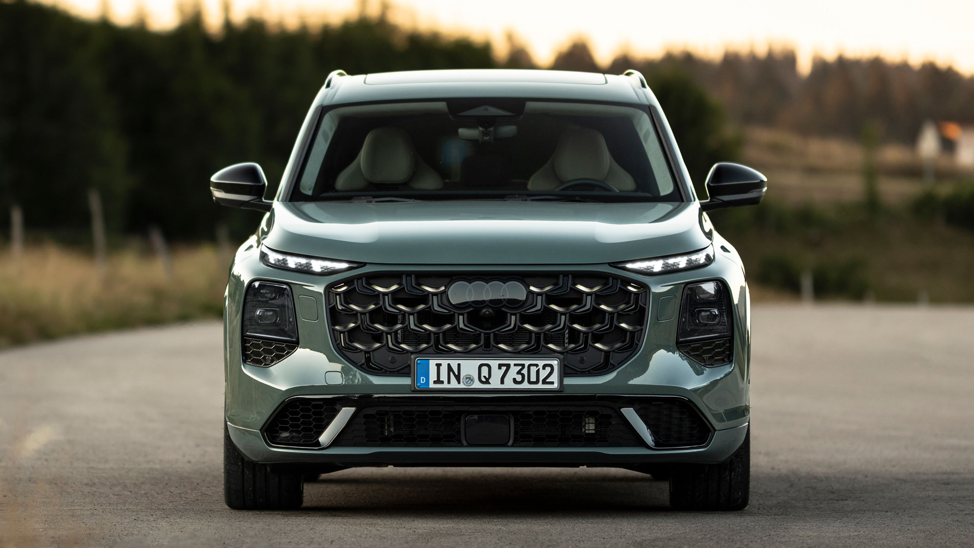 Audi Q7 - full front static