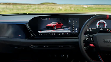Audi RS 5 - infotainment screen
