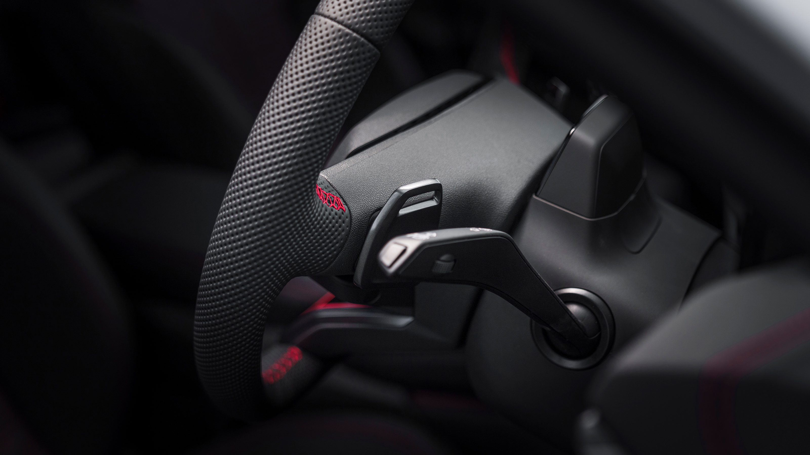 Audi RS 5 - gear selector paddle