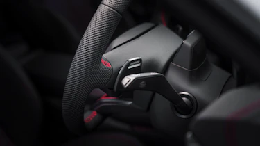 Audi RS 5 - gear selector paddle