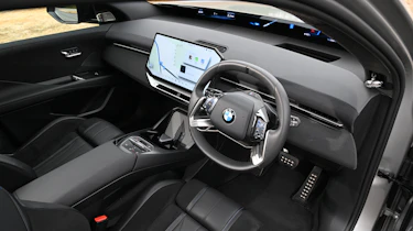BMW iX3 2026 - front interior