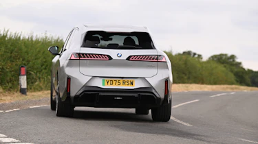 BMW iX3 2026 - rear cornering