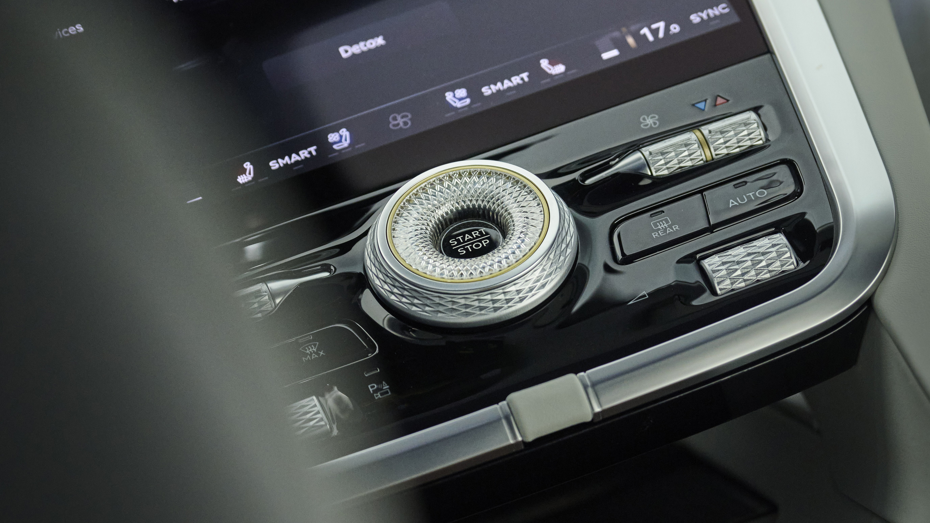 Bentley Torcal - infotainment and dial