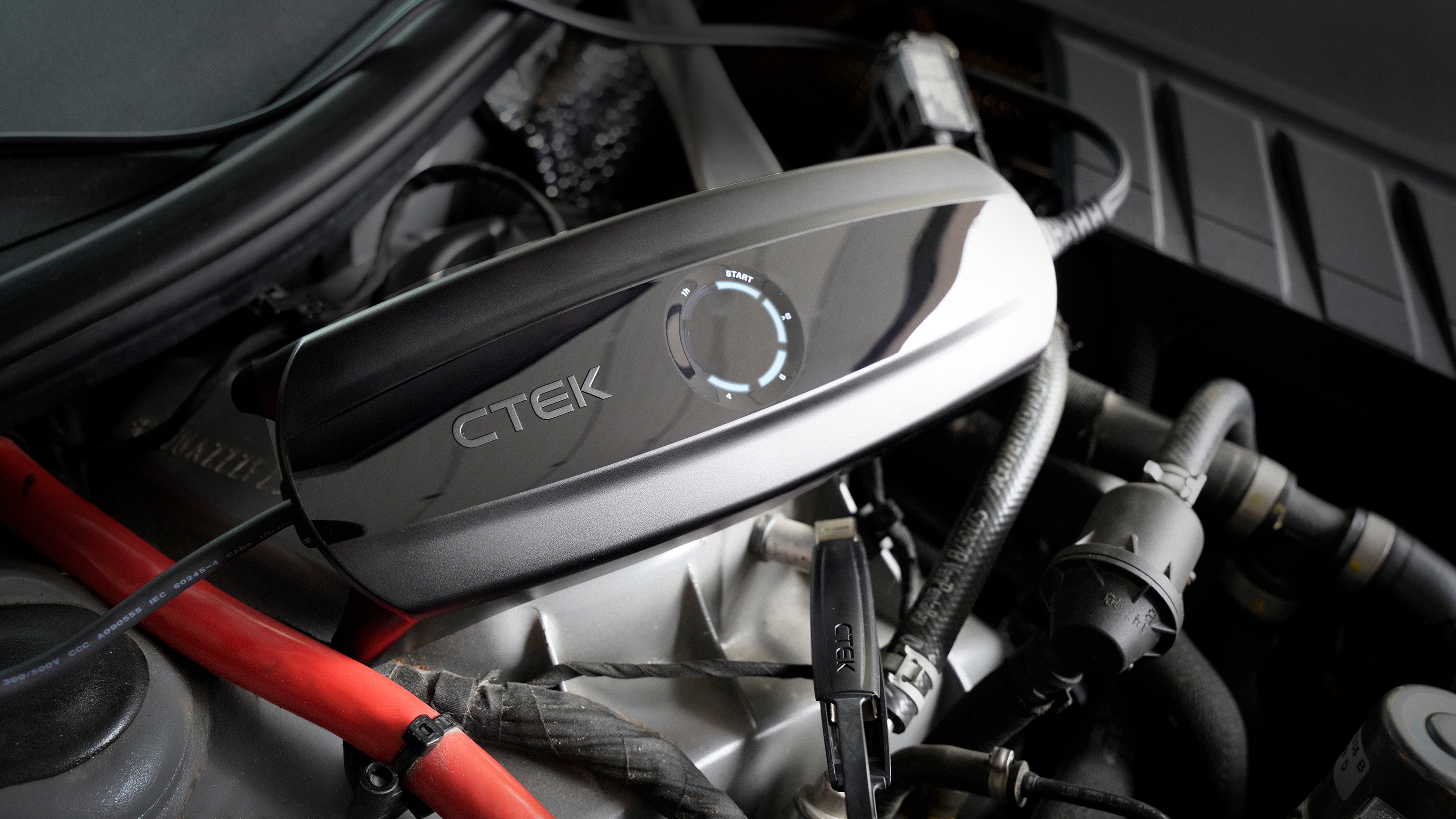 CTEK CS ONE Gen2 - on engine