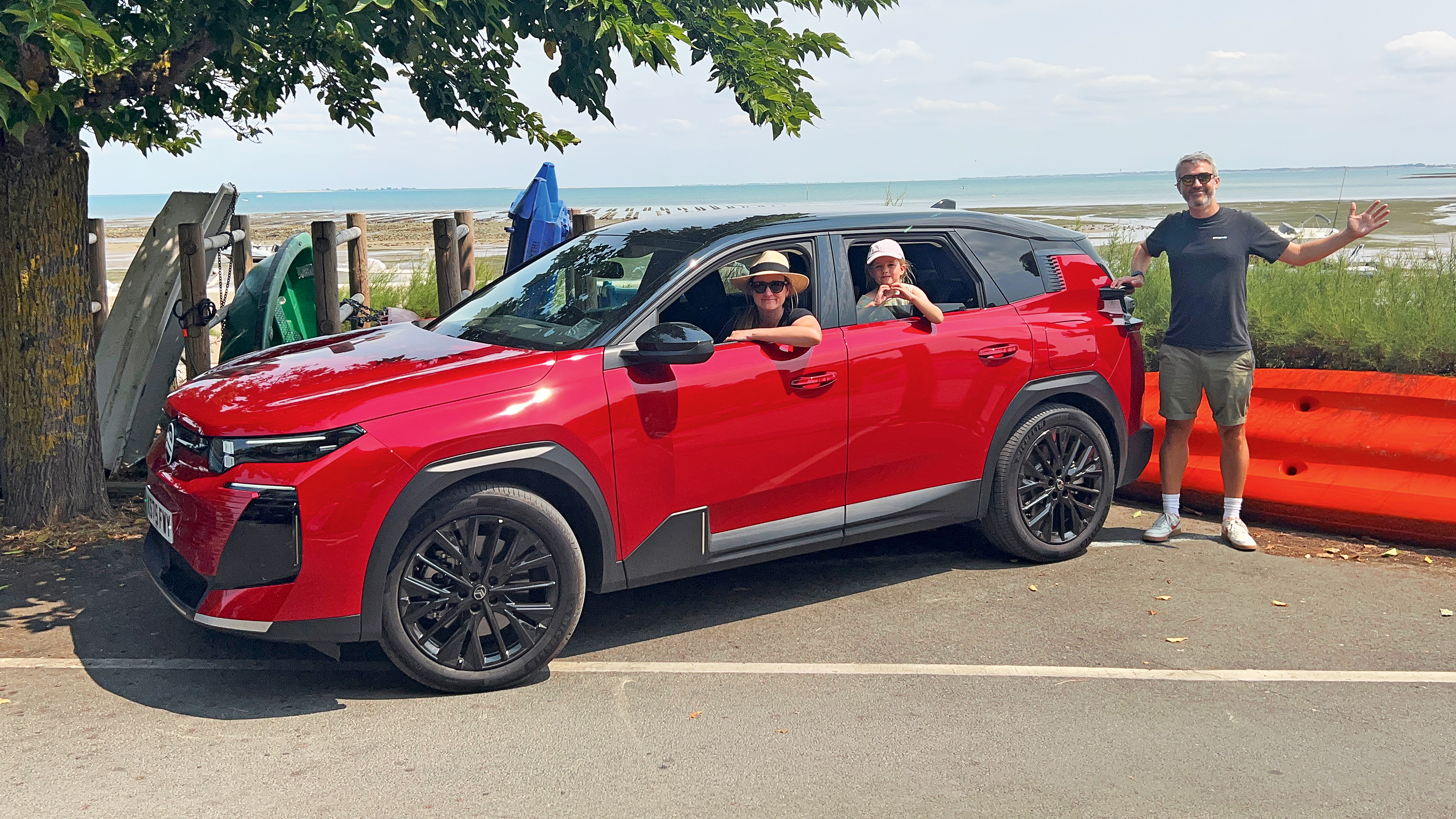 Citroen e-C5 Aircross - header in France