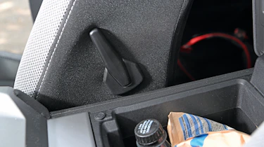 Dacia Bigster Journey hybrid 155 - seat adjustment