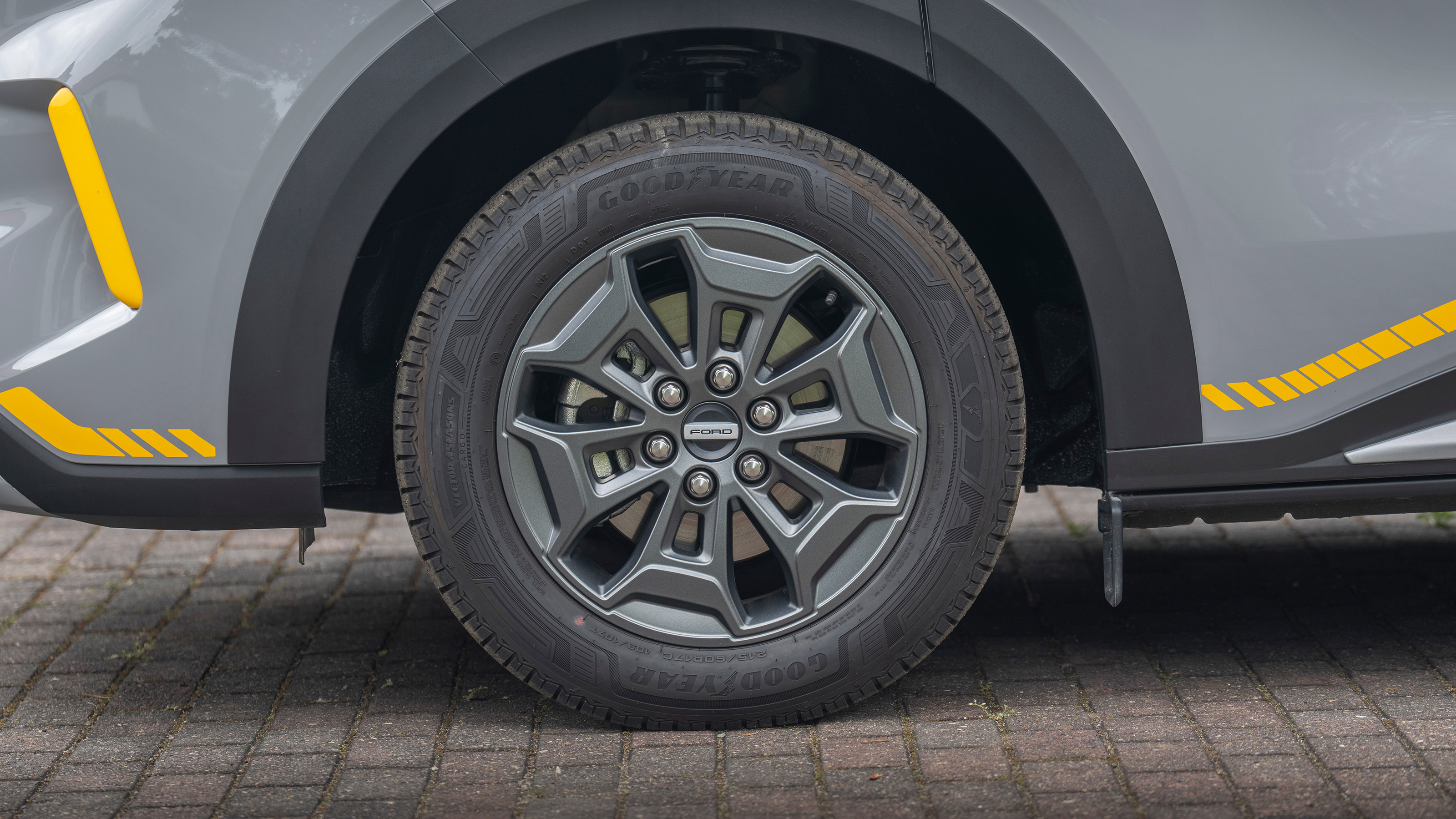Ford E-Transit Custom - wheel