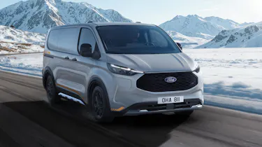 Ford E-Transit Custom - front tracking