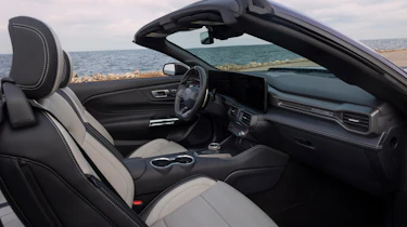 Ford Mustang Dark Horse SC convertible - interior