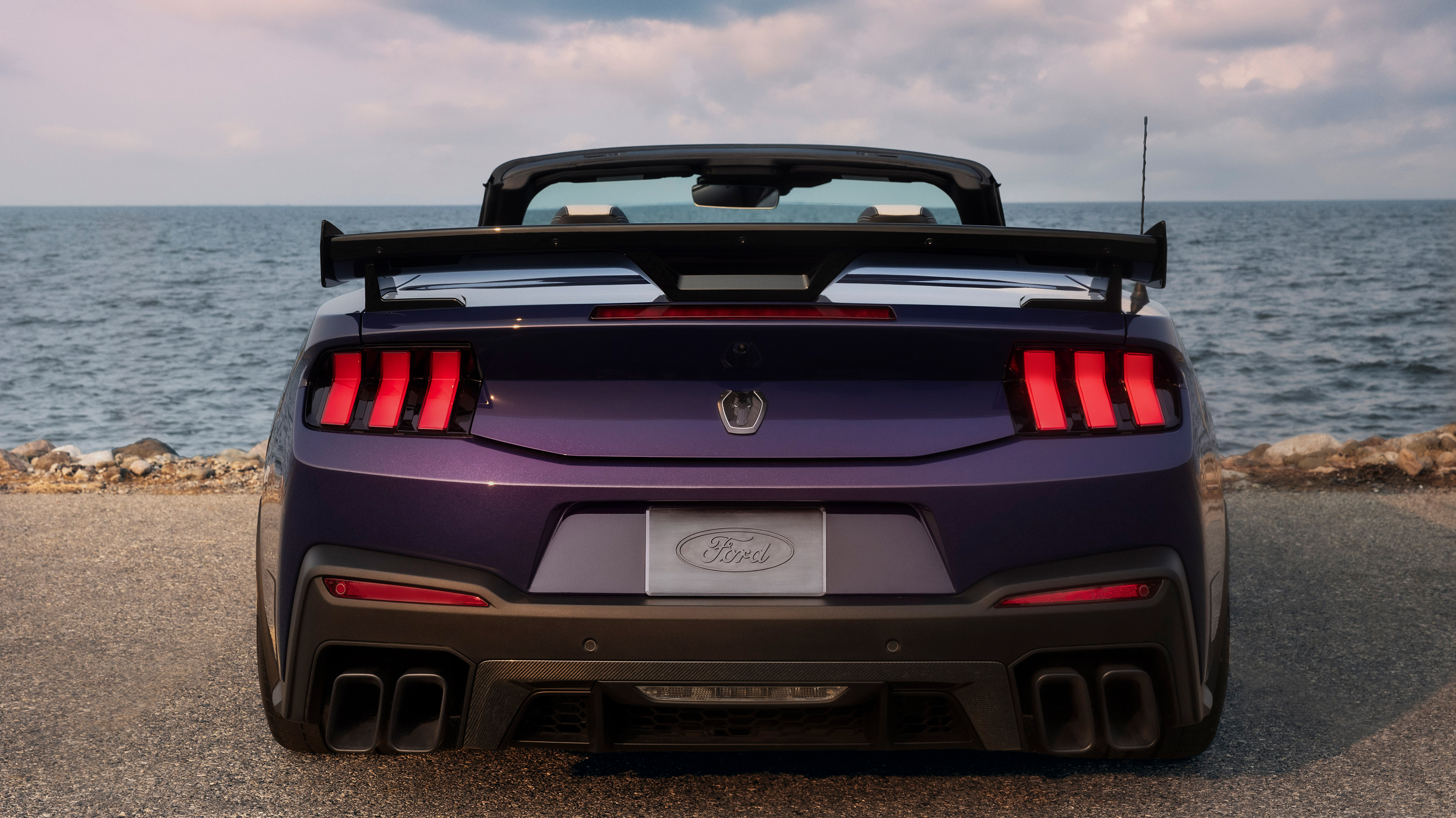 Ford Mustang Dark Horse SC convertible - rear end