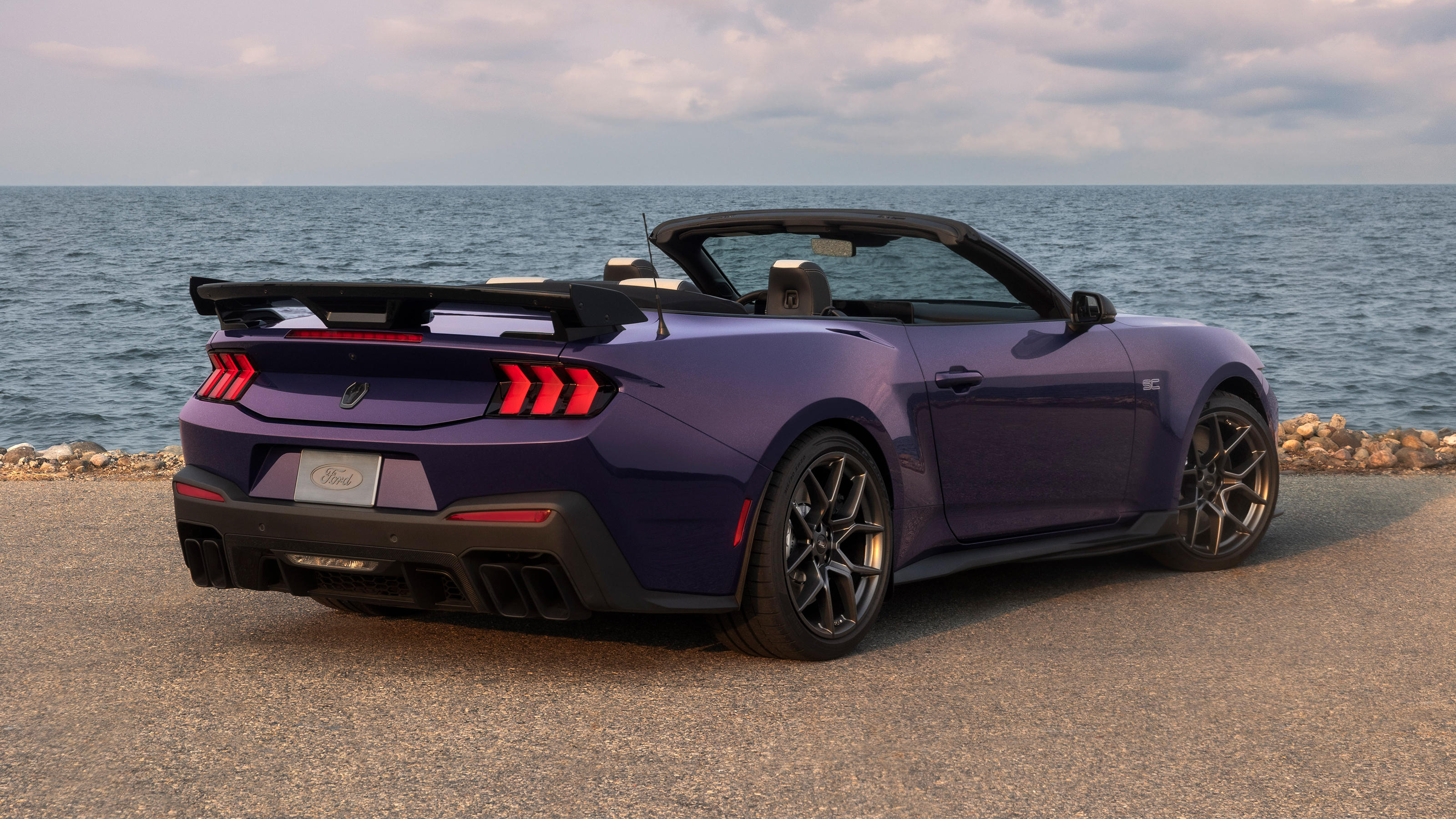 Ford Mustang Dark Horse SC convertible - static rear 3/4