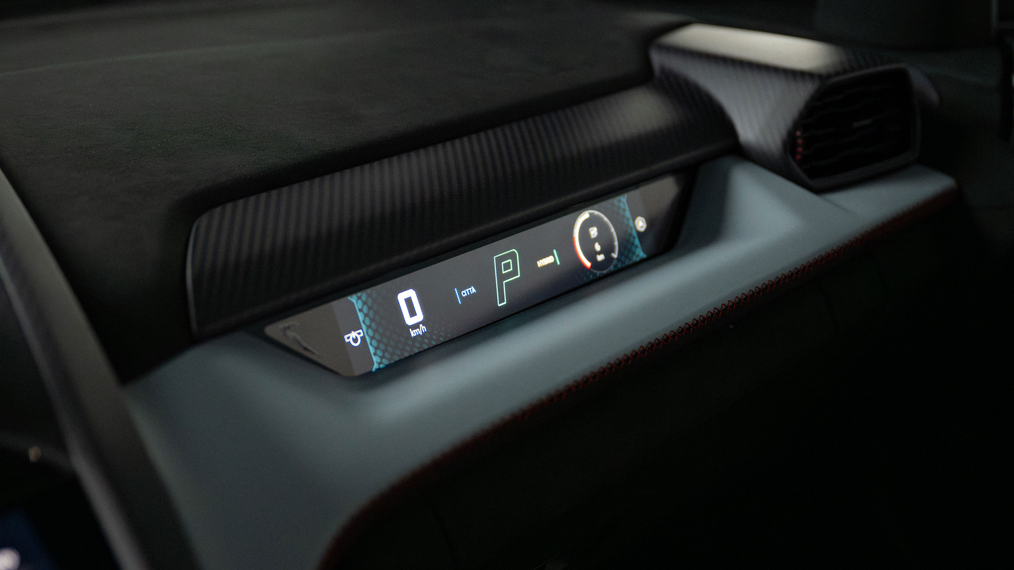 Lamborghini Revuelto SV - screen