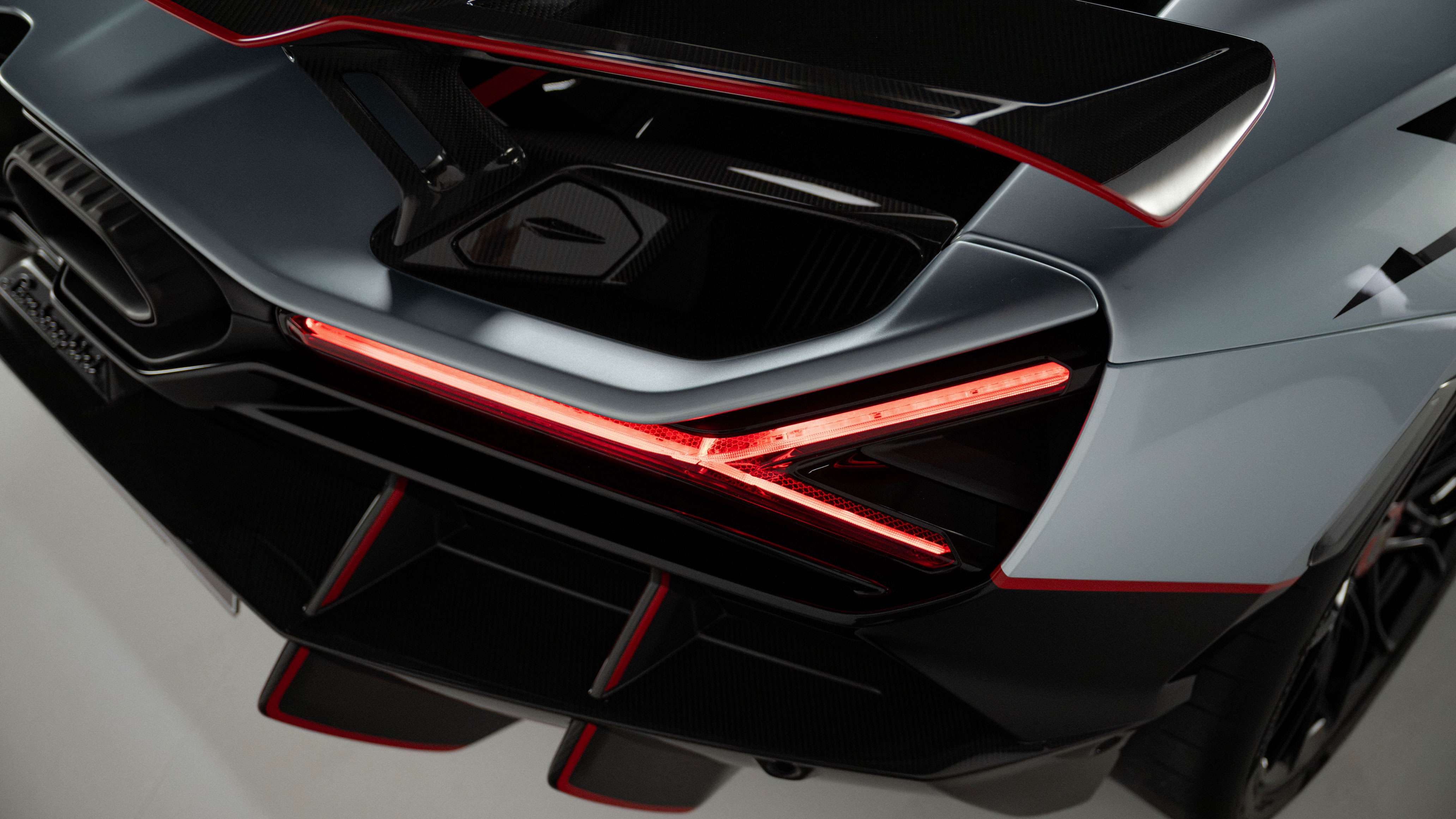 Lamborghini Revuelto SV - rear lights