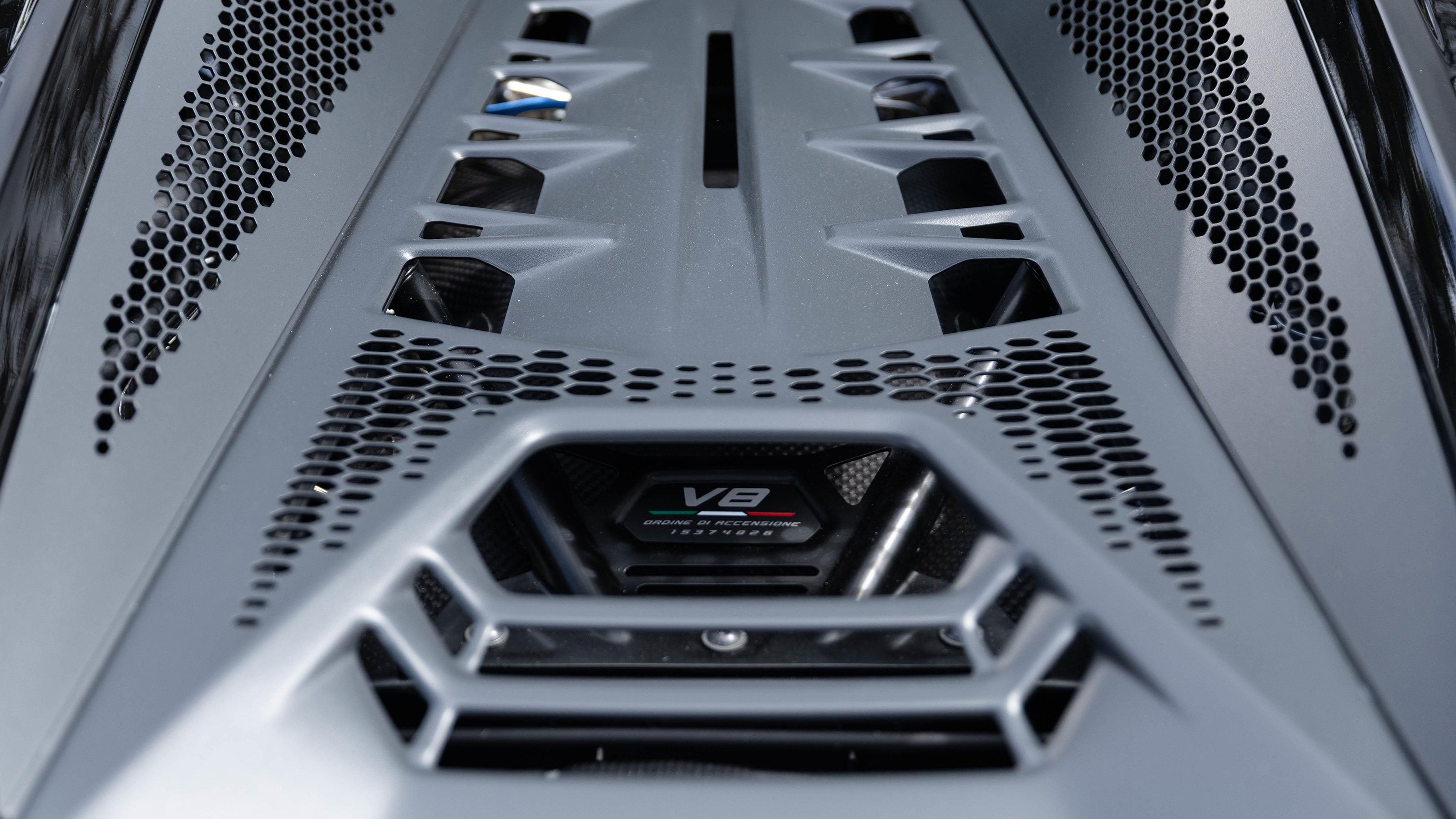 New Lamborghini Temerario Tricolore - engine cover