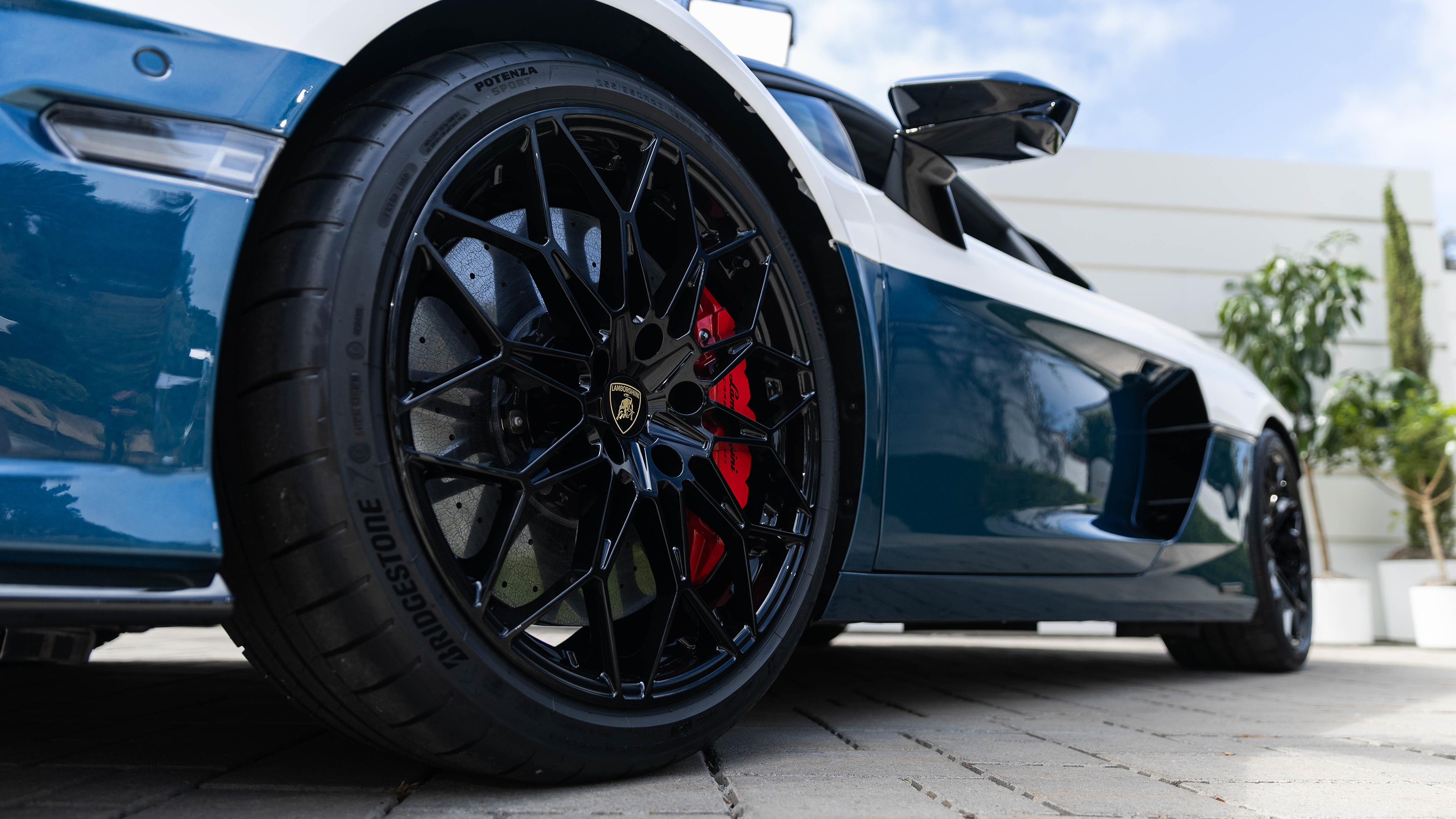 New Lamborghini Temerario Tricolore - alloys and mirror