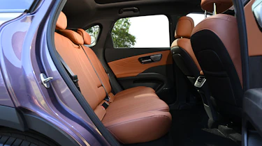 Lepas L8 - rear seats