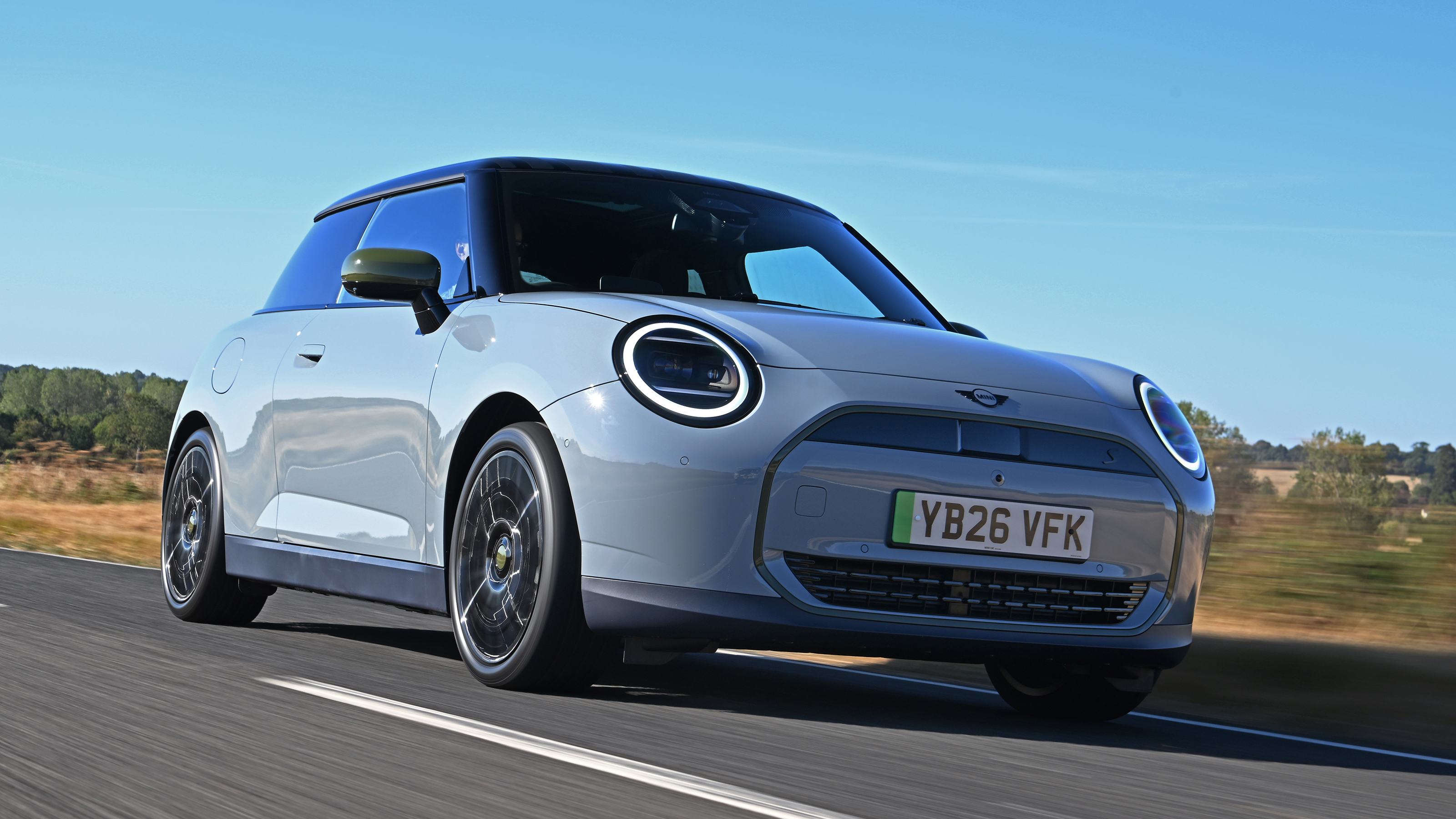 MINI Cooper Paul Smith Edition - front tracking 