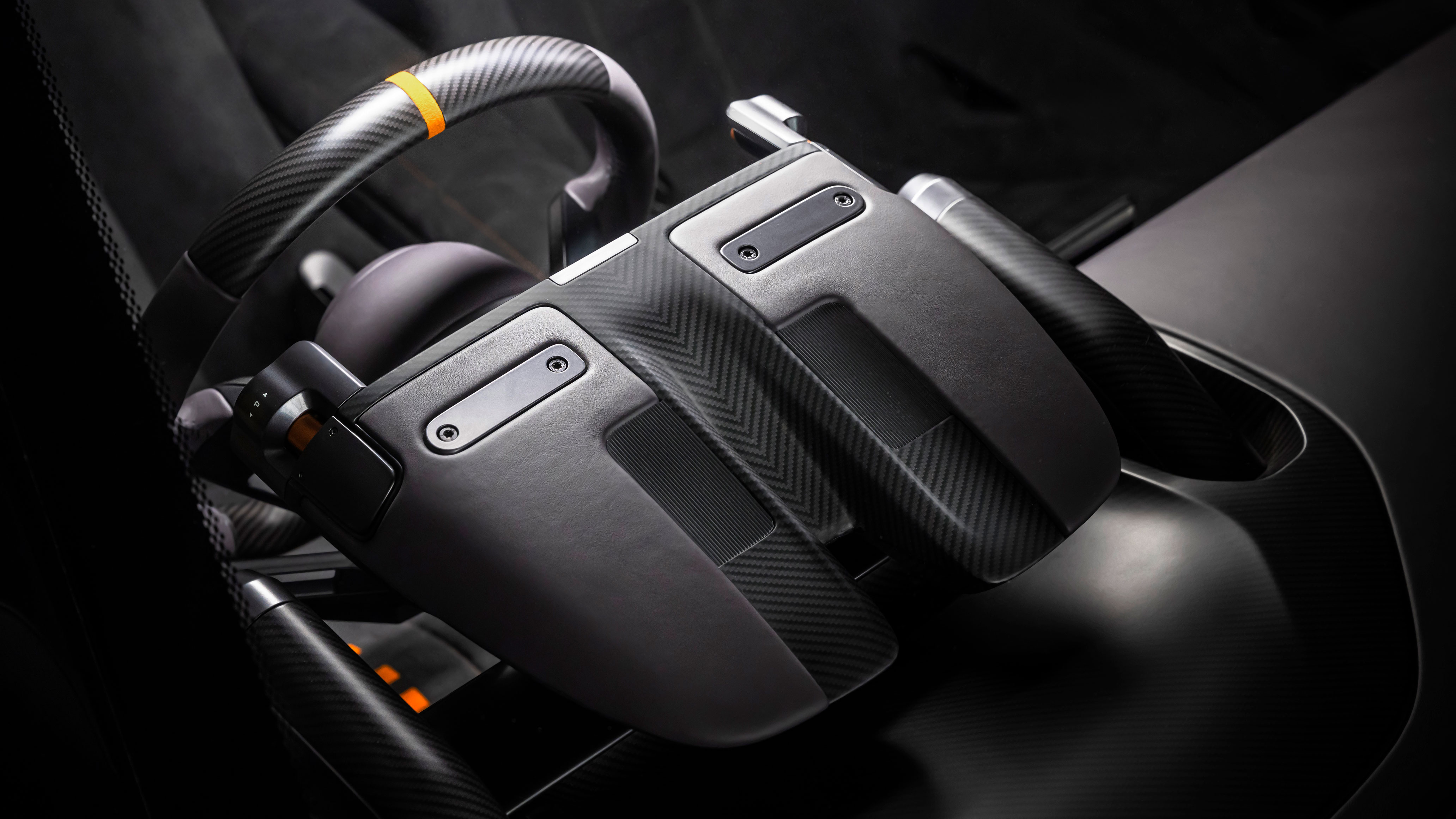 McLaren M6GT Concept - steering wheel