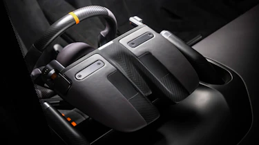 McLaren M6GT Concept - steering wheel