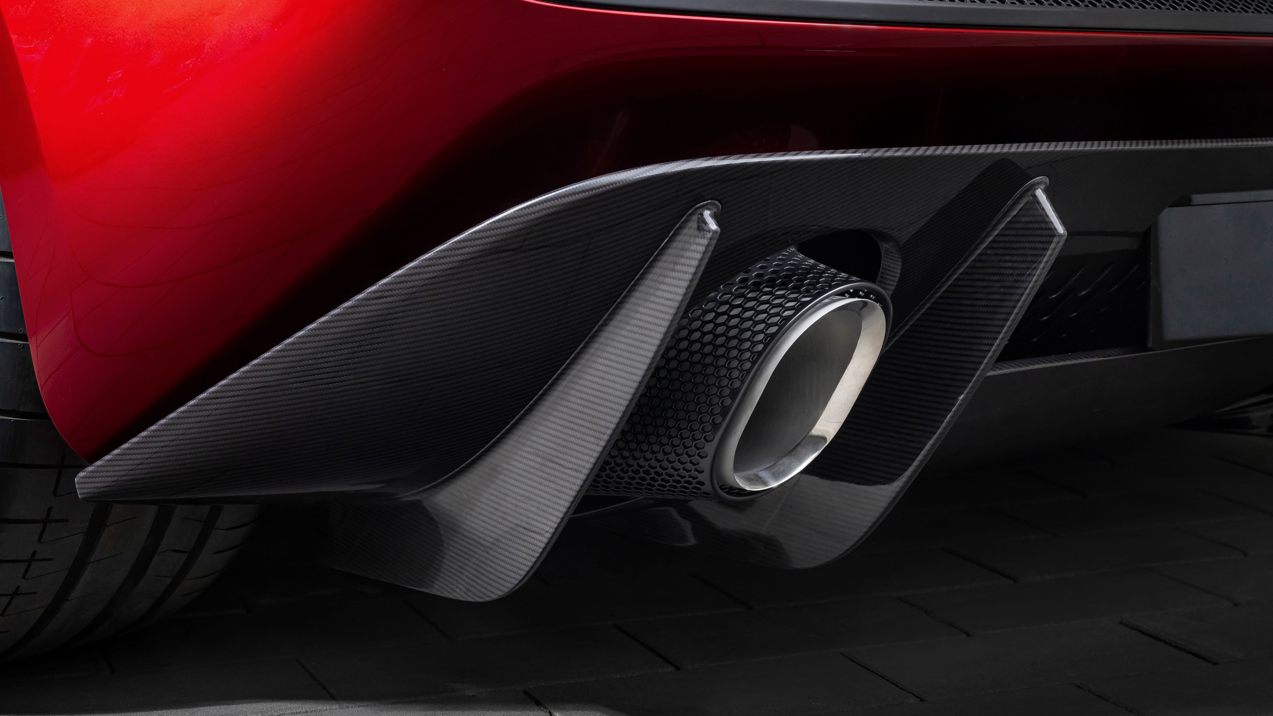 McLaren M6GT Concept - exhaust