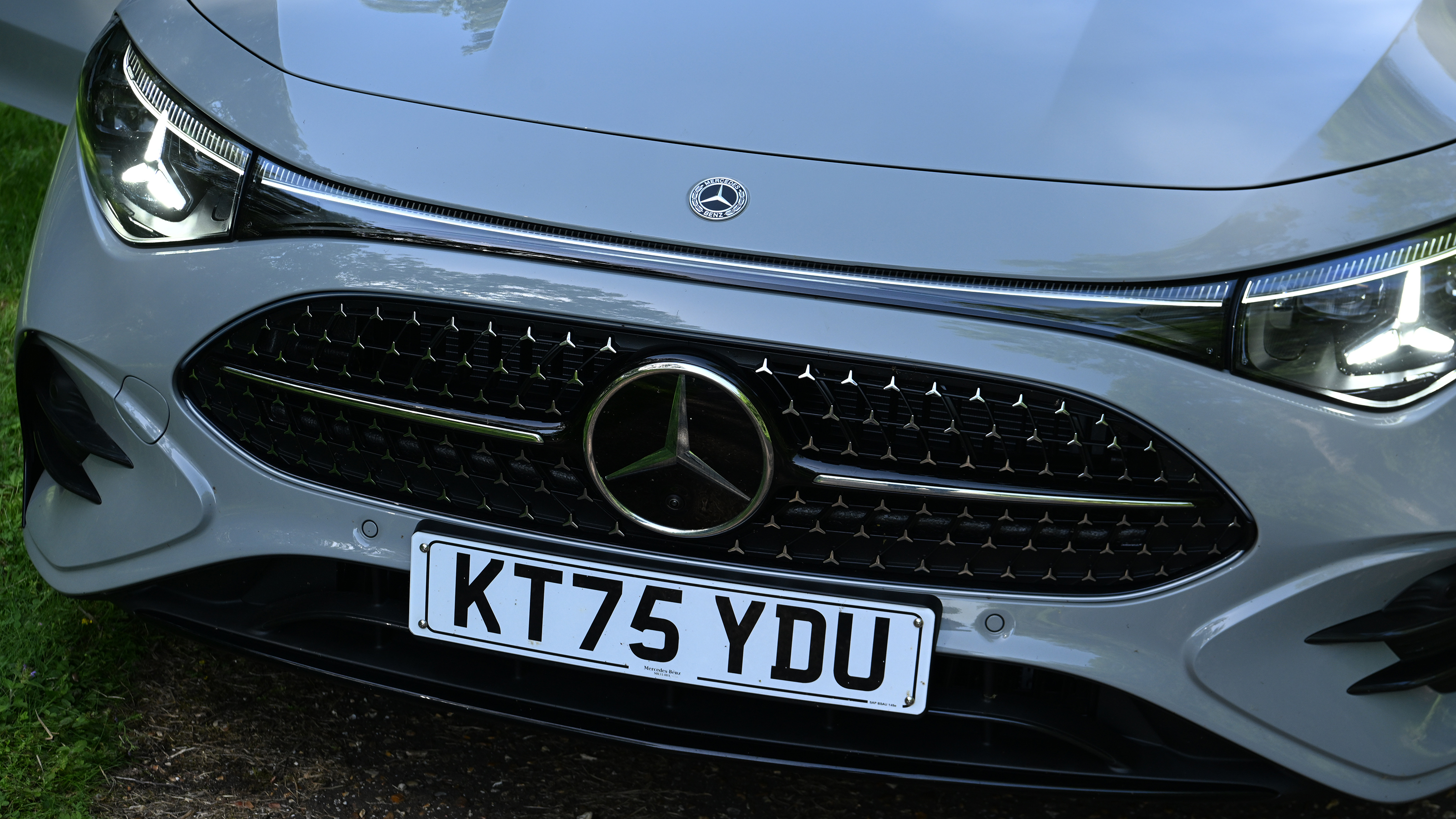 Mercedes CLA Hybrid - grille