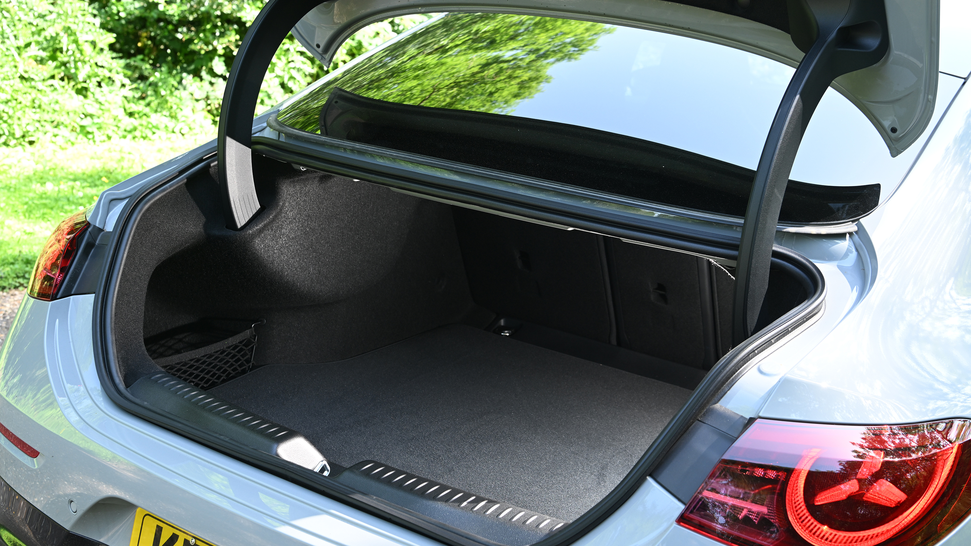 Mercedes CLA Hybrid - boot