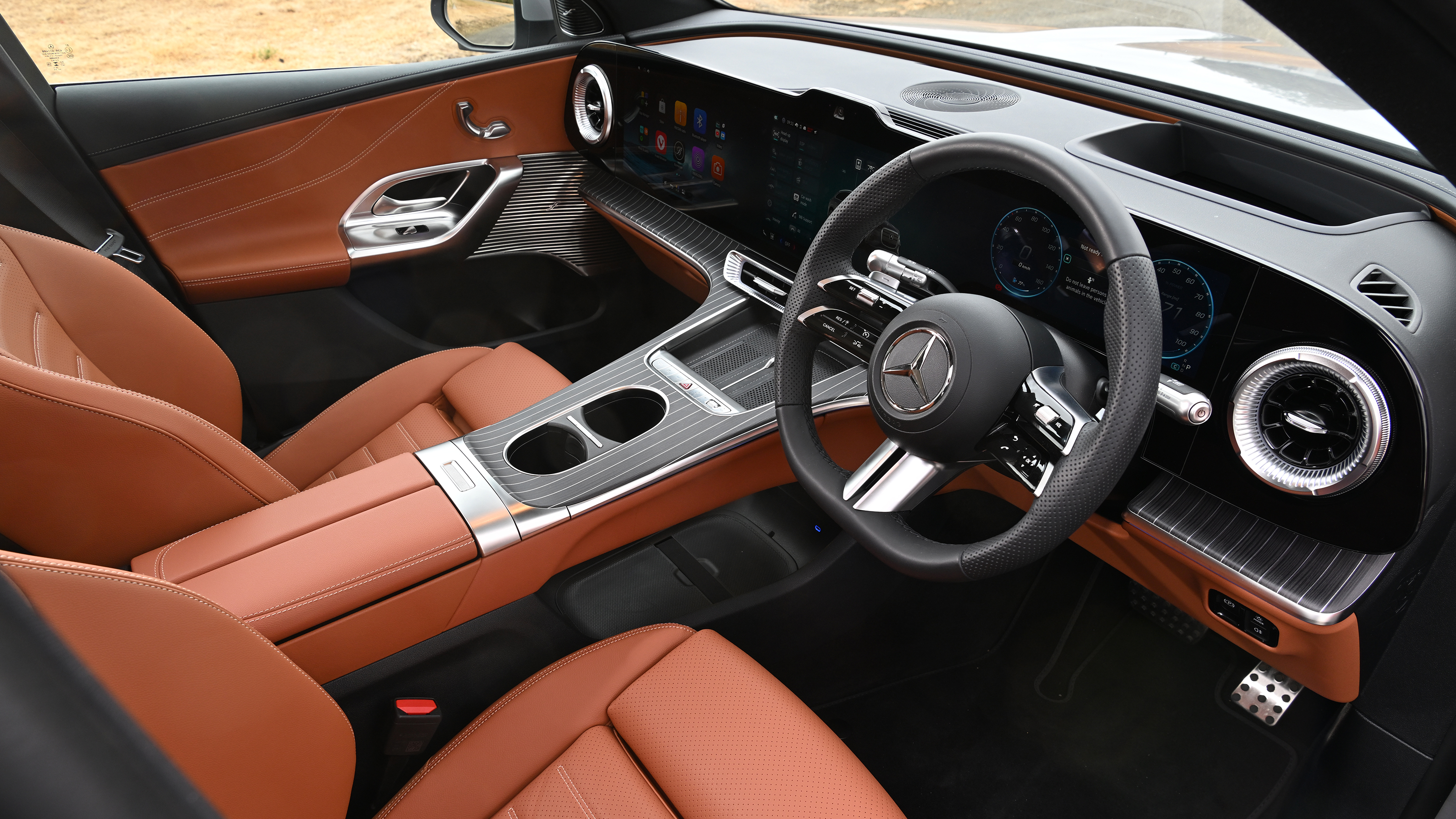 Mercedes GLC 2026 - front interior 