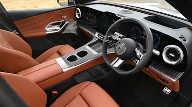 Mercedes GLC 2026 - front interior