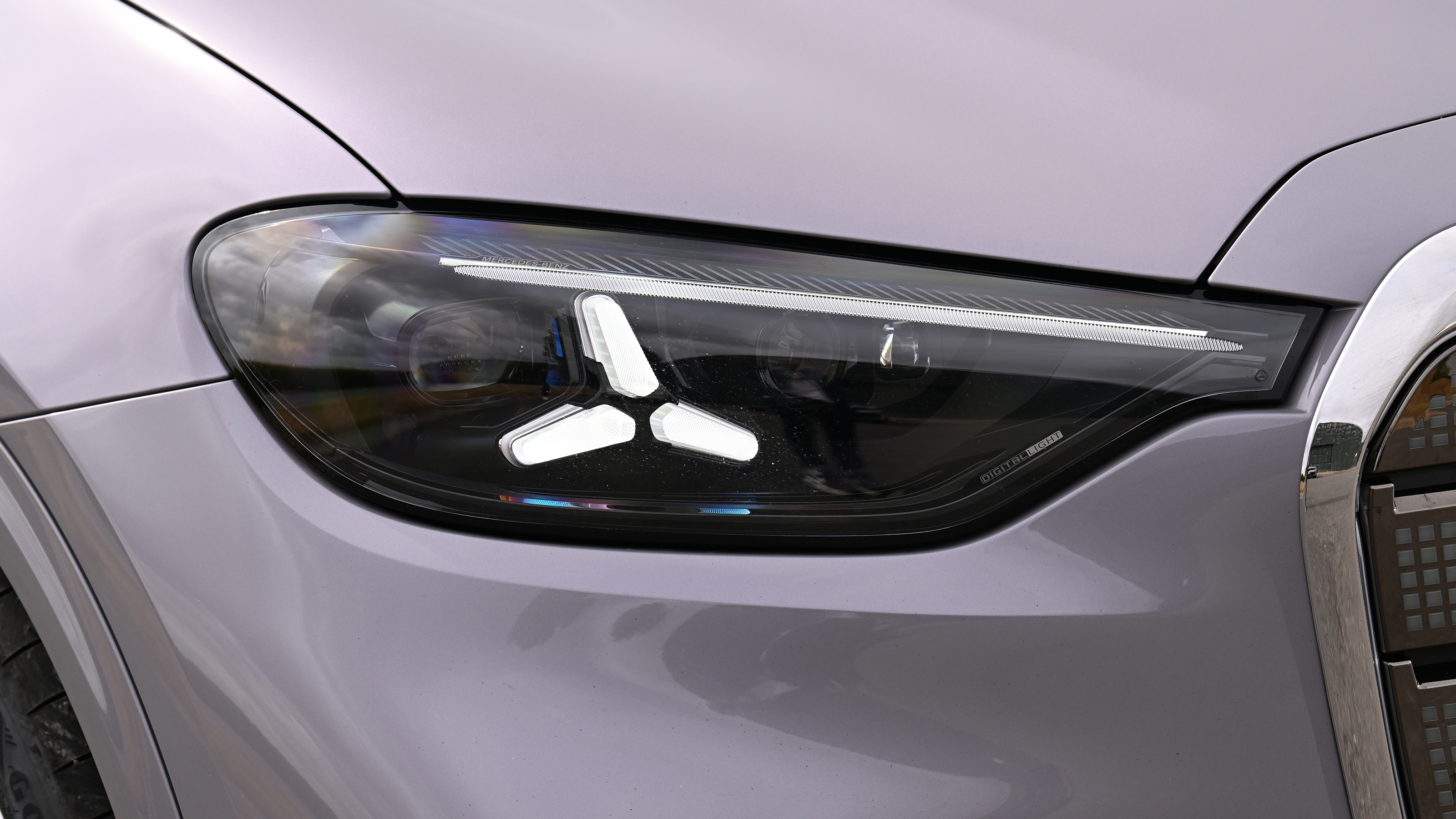 Mercedes GLC 2026 - front headlight 