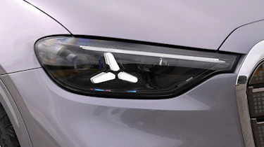 Mercedes GLC 2026 - front headlight