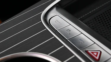Mercedes GLC 2026 - centre console