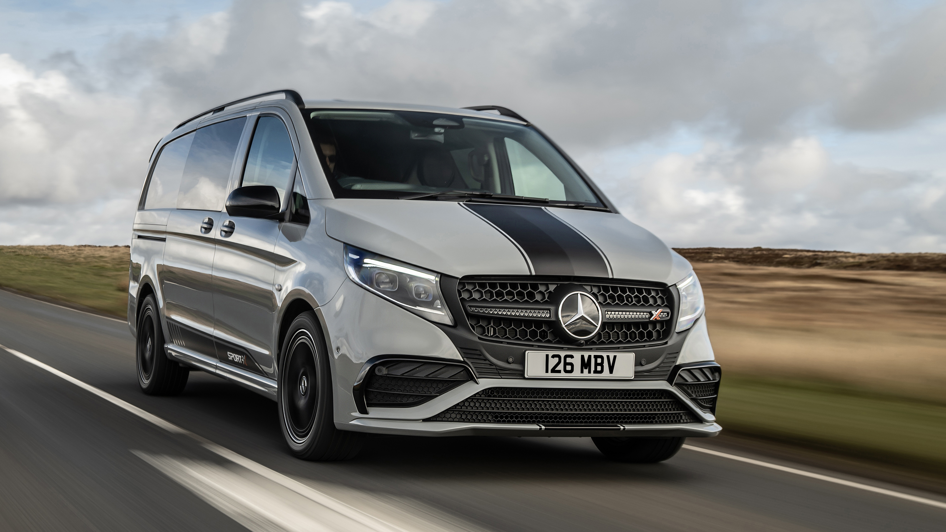 New Mercedes Vito SportX - front tracking 