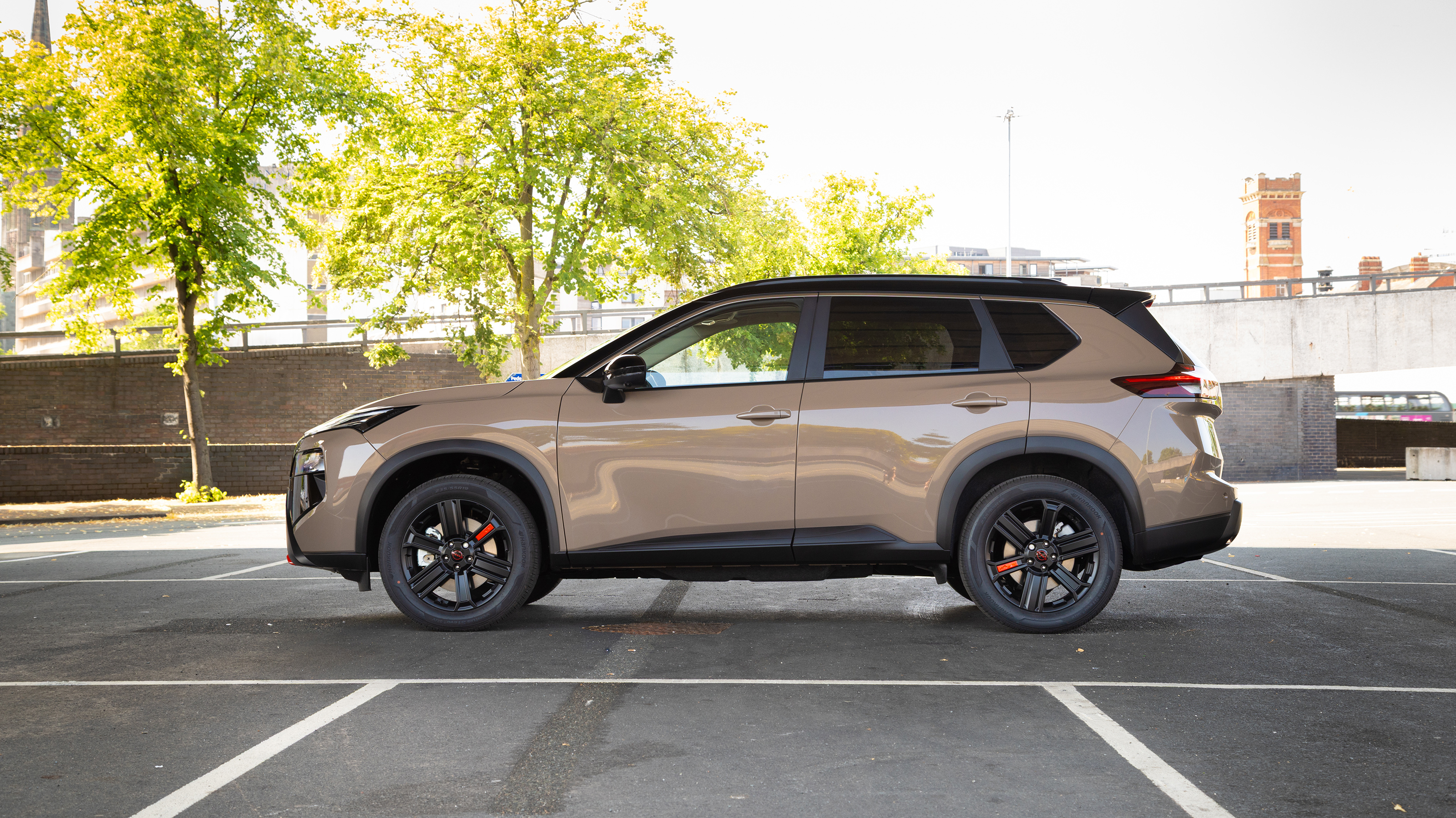 Nissan X-Trail - side static