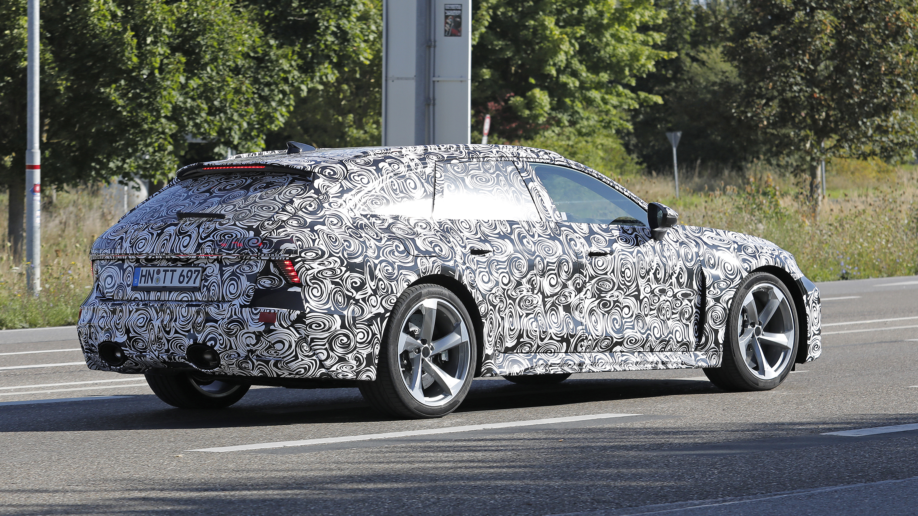 New Audi RS 6 Avant spy shot - rear 3/4 tracking 