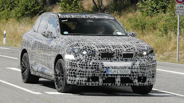 New BMW iX5 M - front tracking