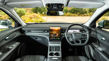 New Lepas L6 - front interior