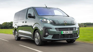 Peugeot E-Traveller - front tracking