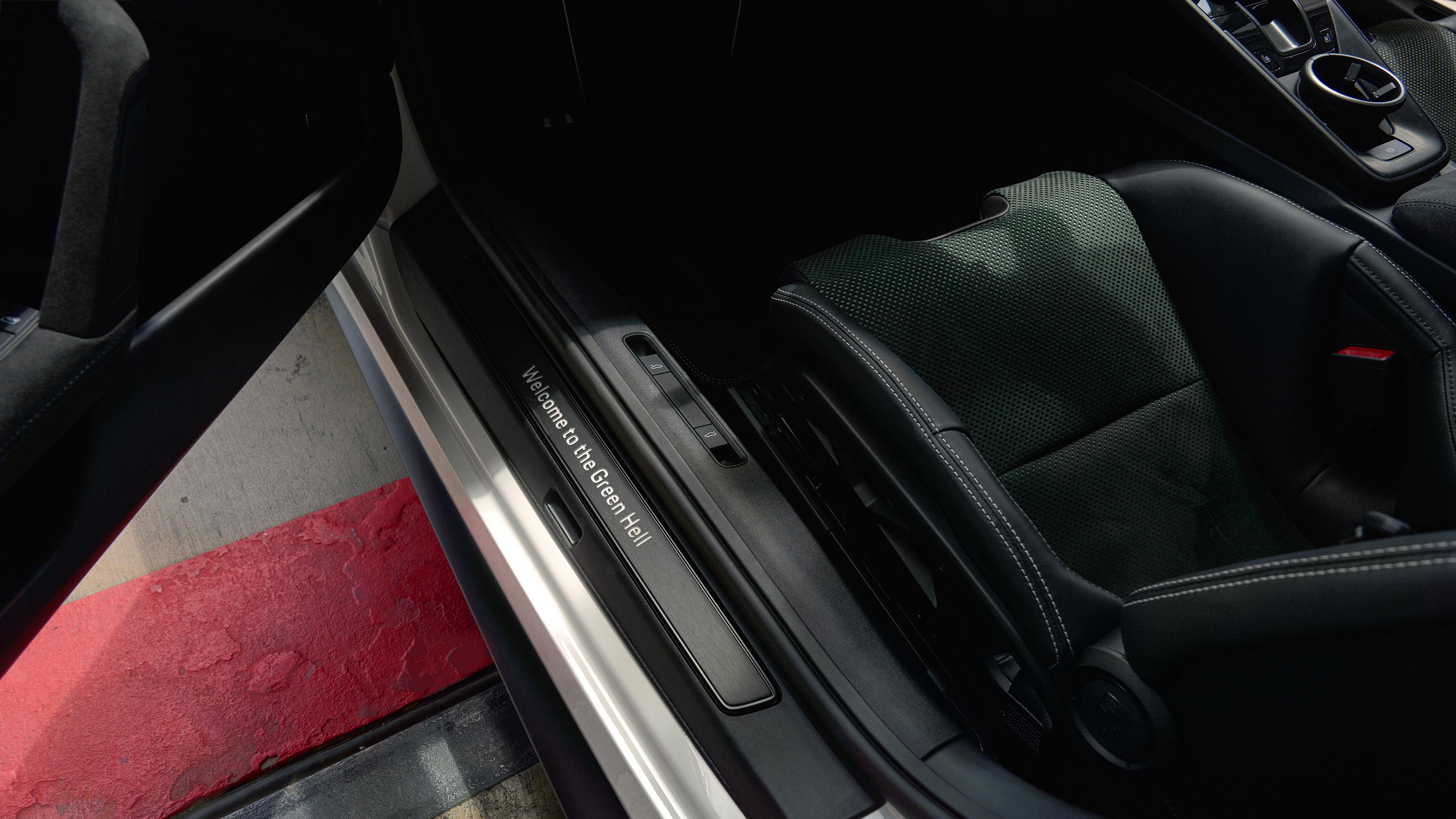 Porsche 911 GT3 100 Jahre Nürburgring - sill plate